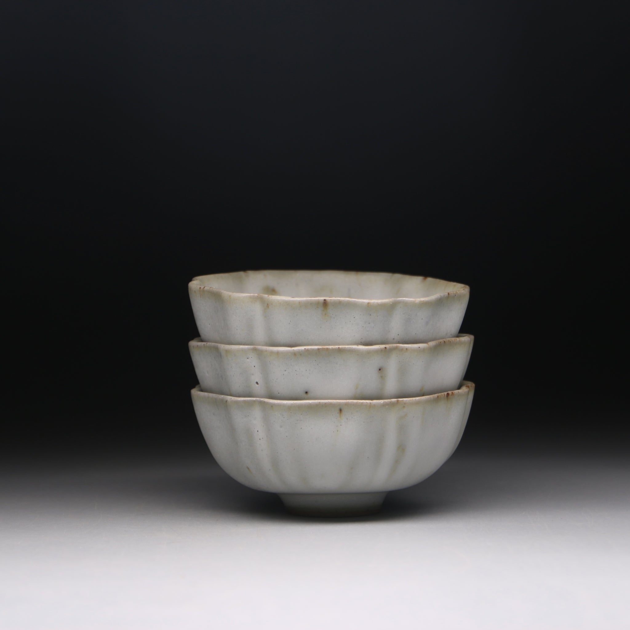 Satin white flower-shaped teacup set B 60ml x 3