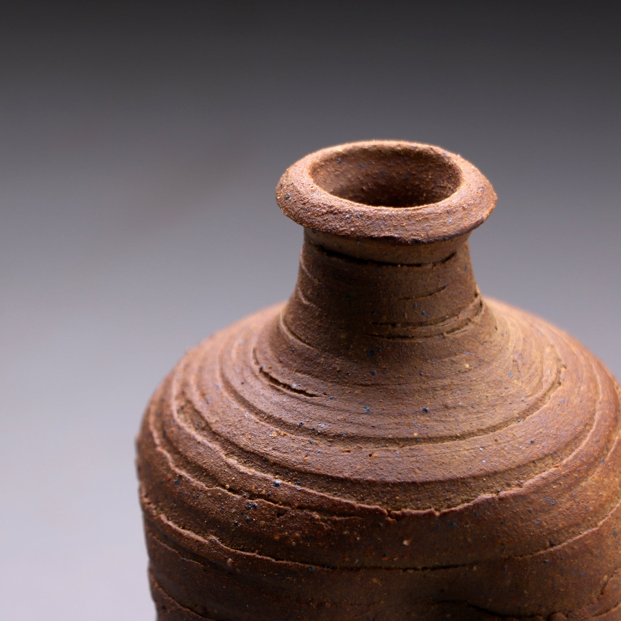 textured clay bud vase 9cm h x 6cm w