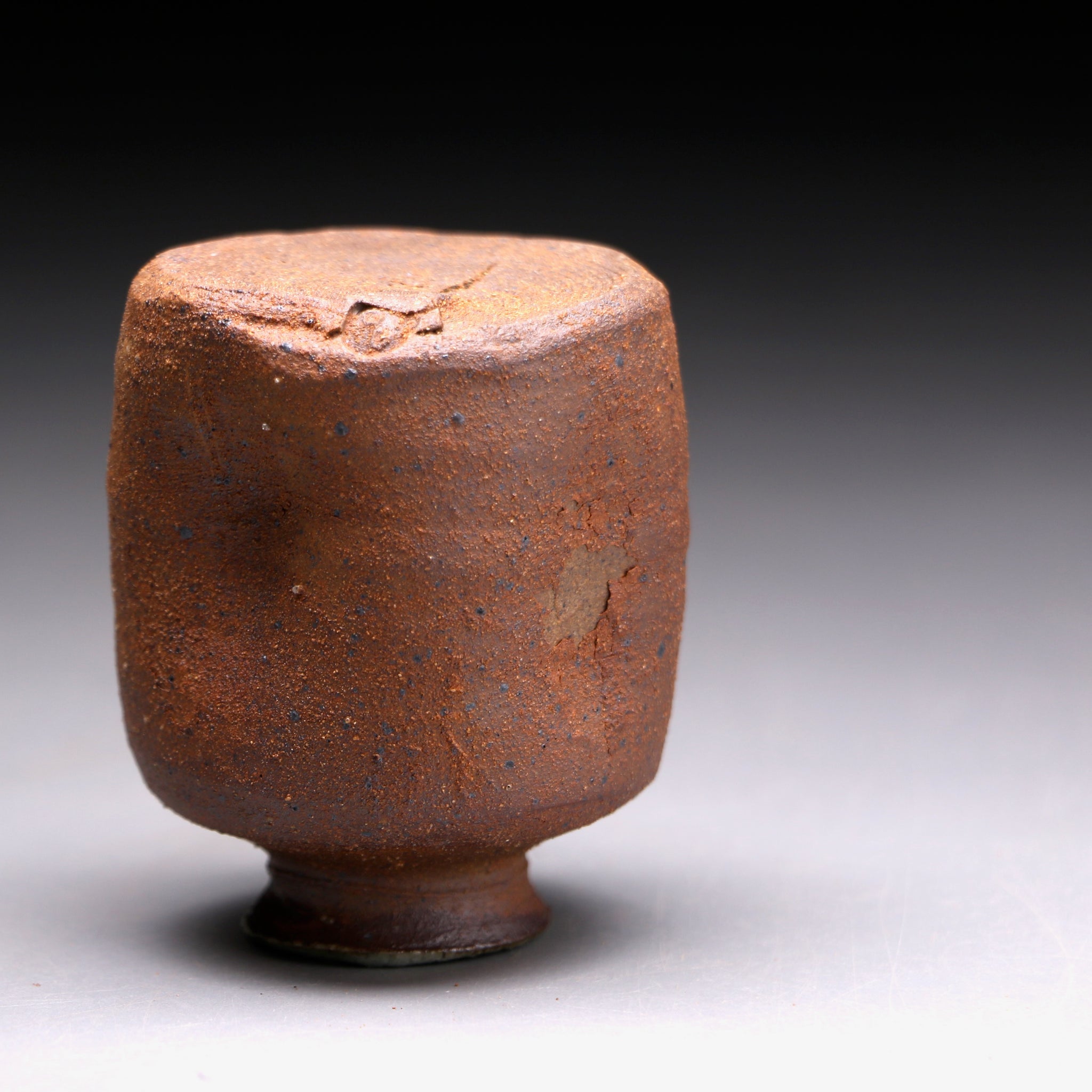 textured clay bud vase 6cm h x 4.5cm w