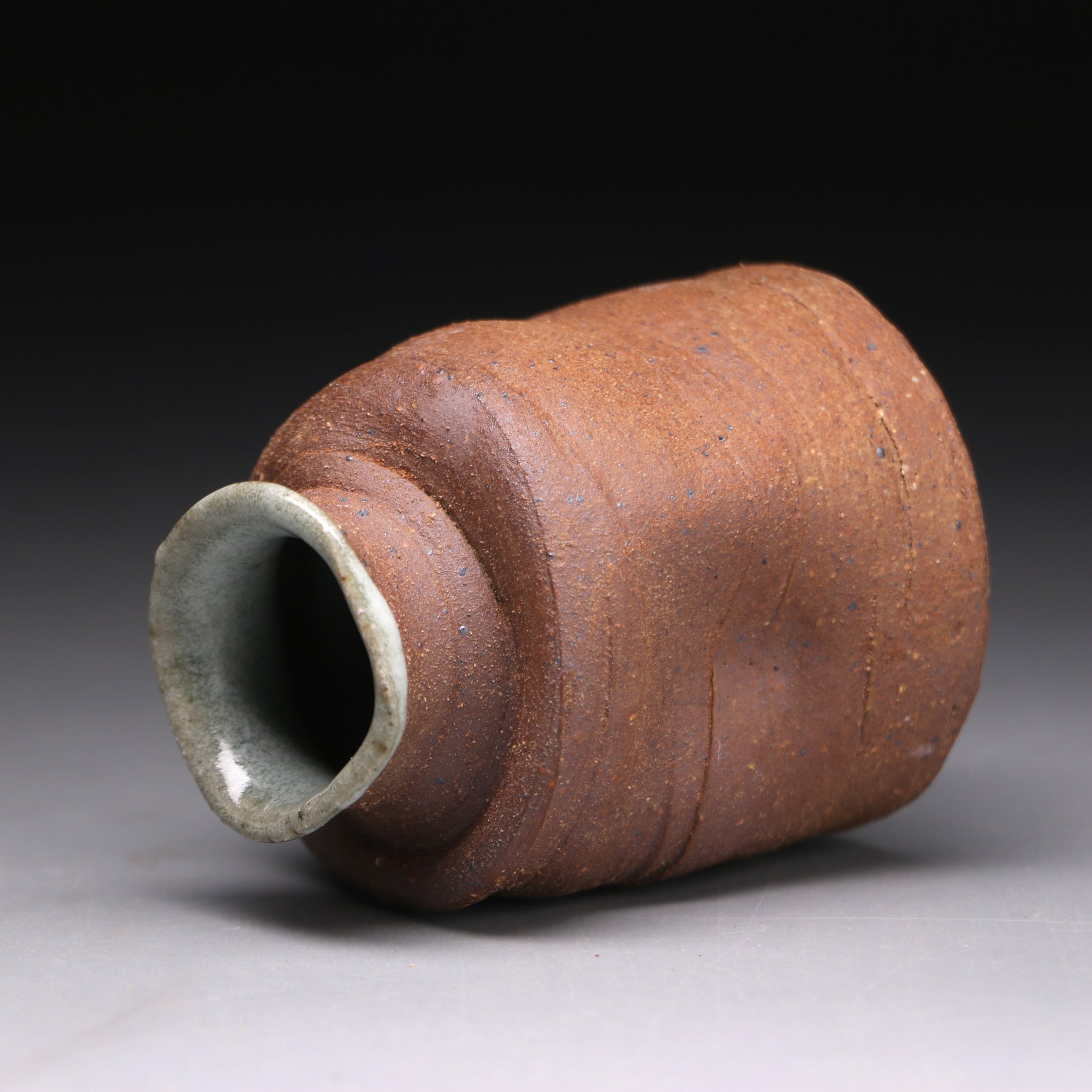 textured clay bud vase 7.5cm h x 6cm w