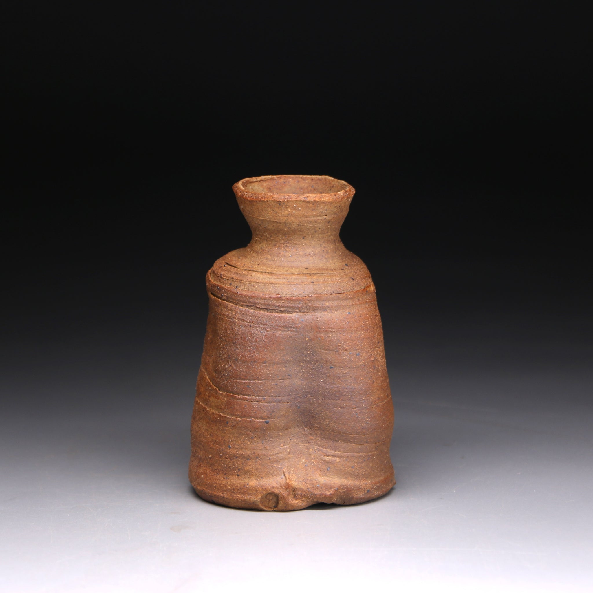textured clay bud vase 10cm h x 6cm w