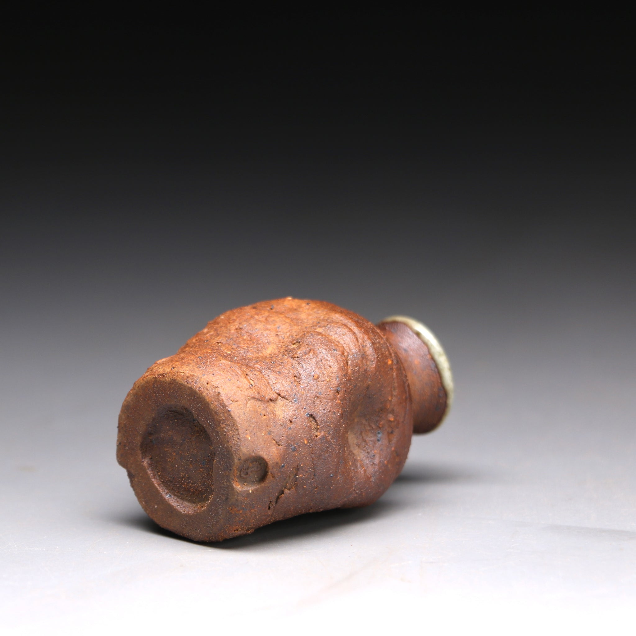 textured clay bud vase 5.5cm h x 4cm w