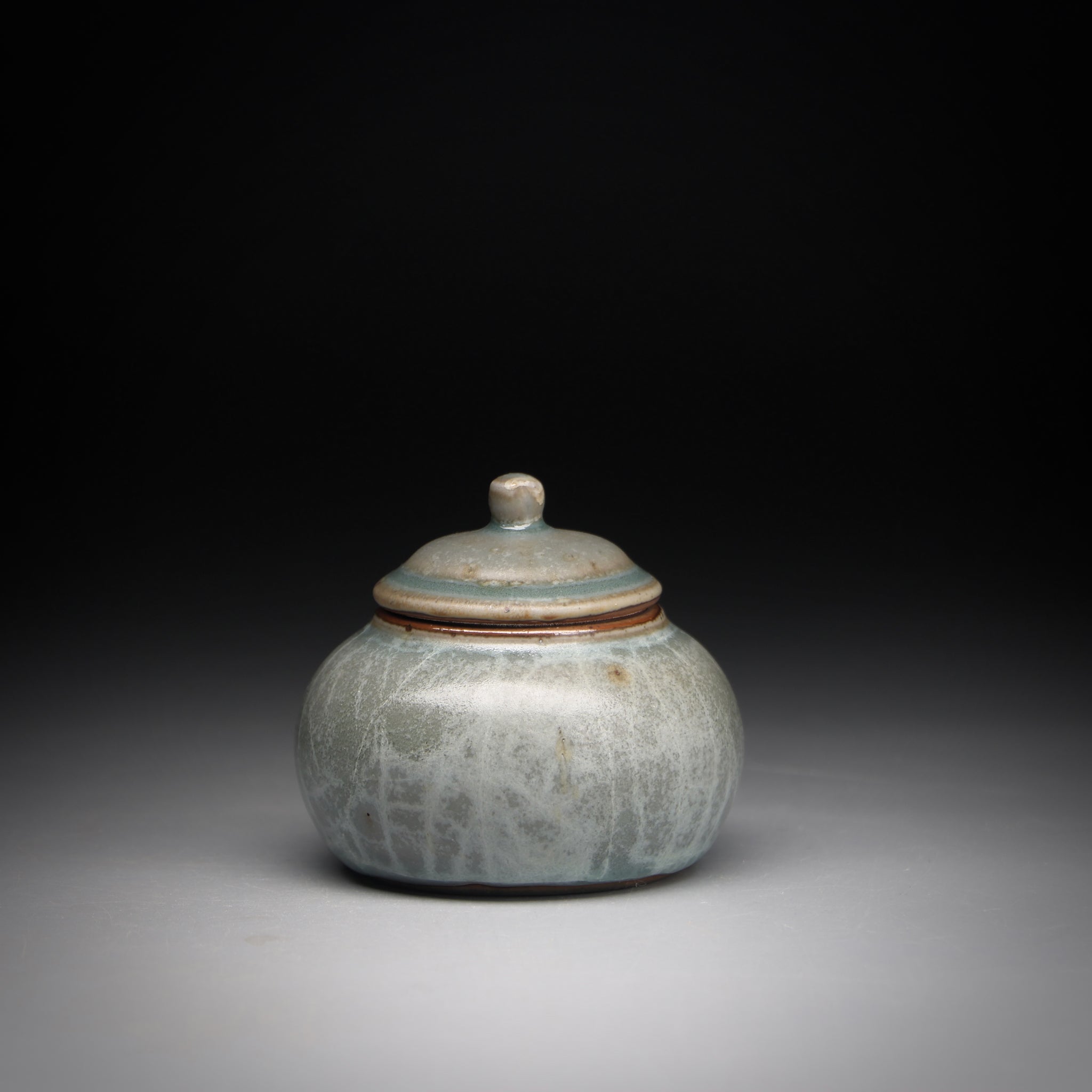 Crackle Celadon tea jar 7 x 8cm B