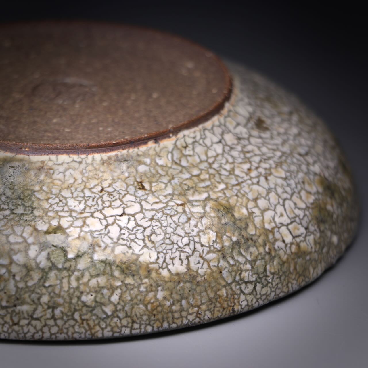 ash glazed plate / teapot stand 15.1 cm