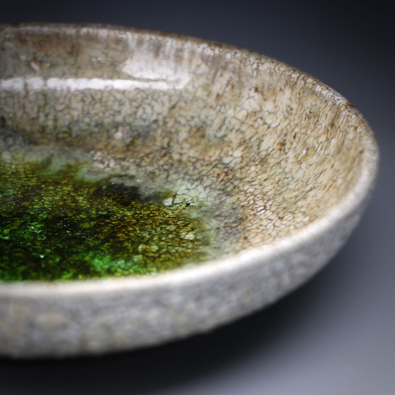ash glazed plate / teapot stand 15.4 cm