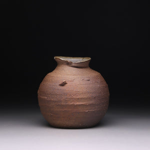 textured clay bud vase 10cm h x 9cm w